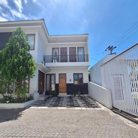 Gated 3Br Residence - 10 Mins From Malioboro Jogyakarta Zewnętrze zdjęcie